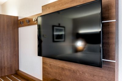 Tv Hanging Service in Kansas City, MO